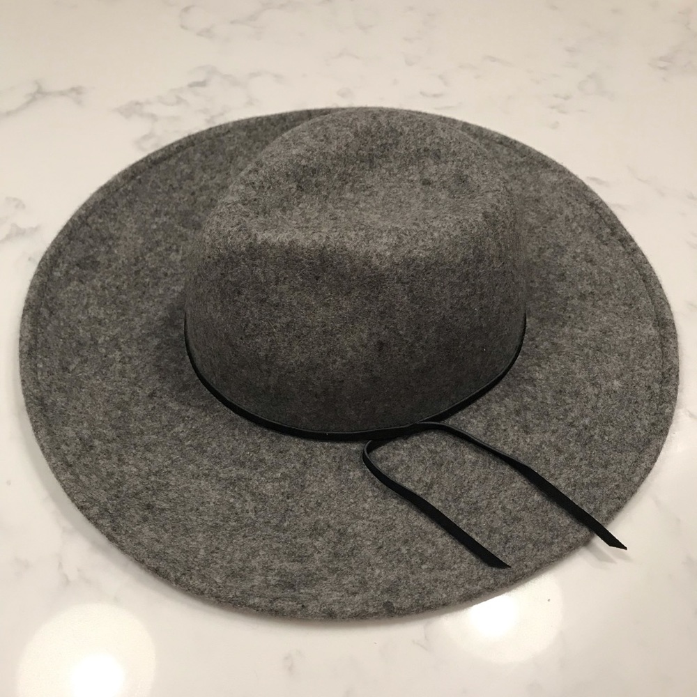 Free People hat! This is so cute!
